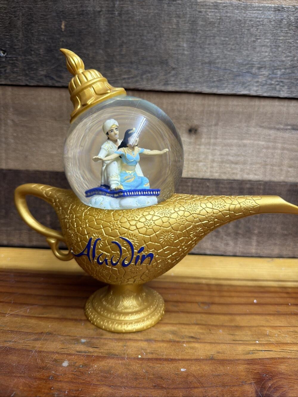 Disney Aladdin Jasmine Magic Lamp Musical Snow Globe A Whole New World